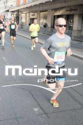 Beyond_Defeat_Paris_Marathon_Mile3